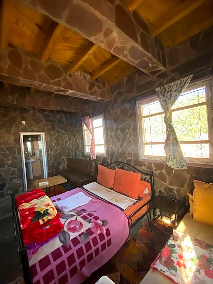 Tizintest LA HAUTE VUE 2100M - Hôtel Restaurant