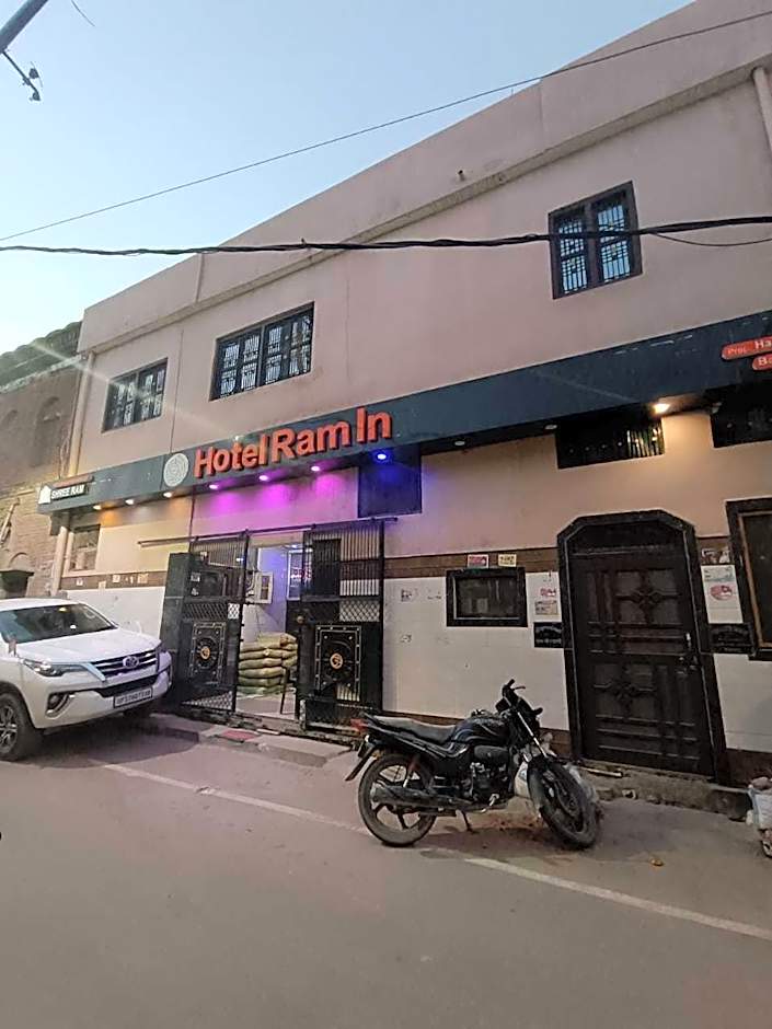 Hotel Ram Inn by OYO Rooms – Ayodhya, VA