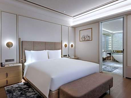 Deluxe Suite with 1 kingsize bed