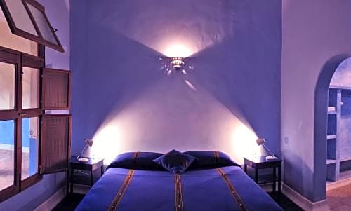 Hotel Medio Mundo