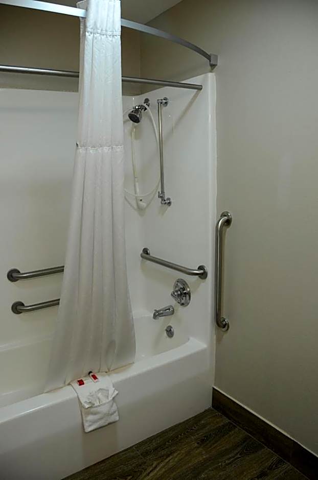 Super 8 by Wyndham Louisville/Expo Center