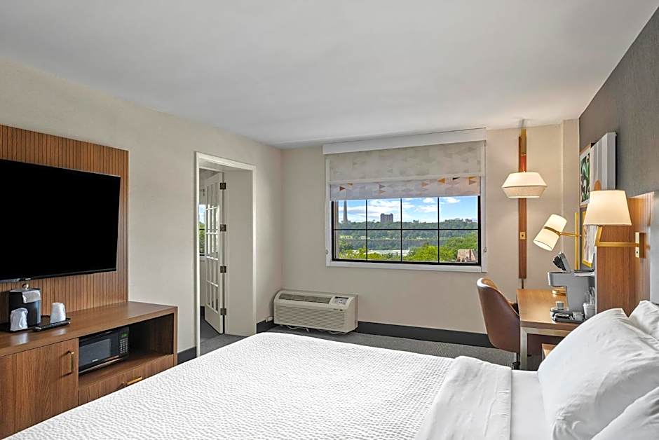 Holiday Inn Niagara Falls State Park Entry By IHG