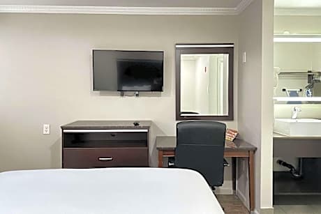 Standard Room, 2 Queen Beds, Non Smoking
