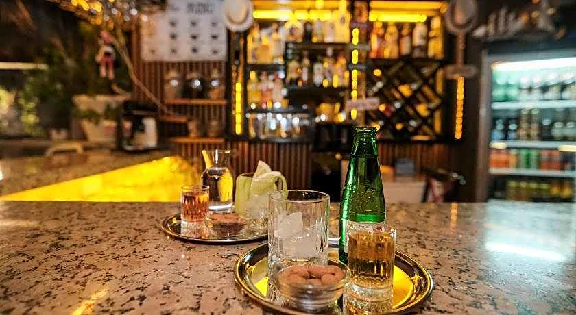MONİ HOTEL