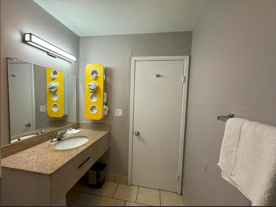 Motel 6-Janesville, WI