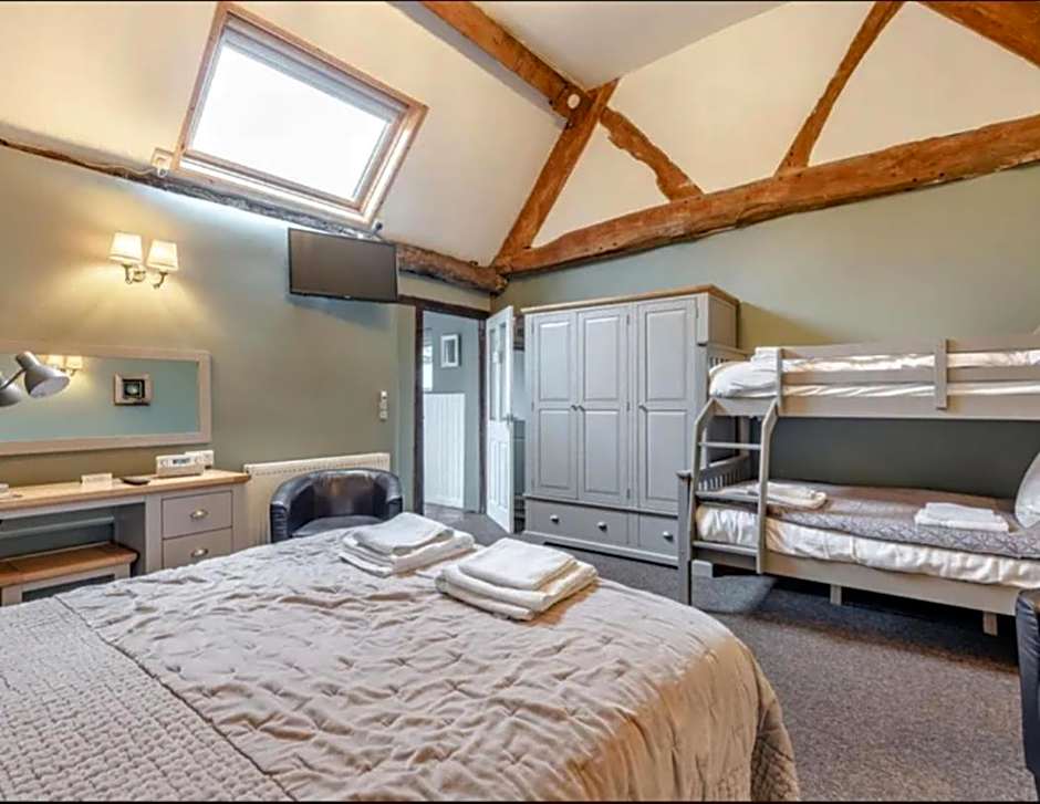 Curly Tail Accommodation