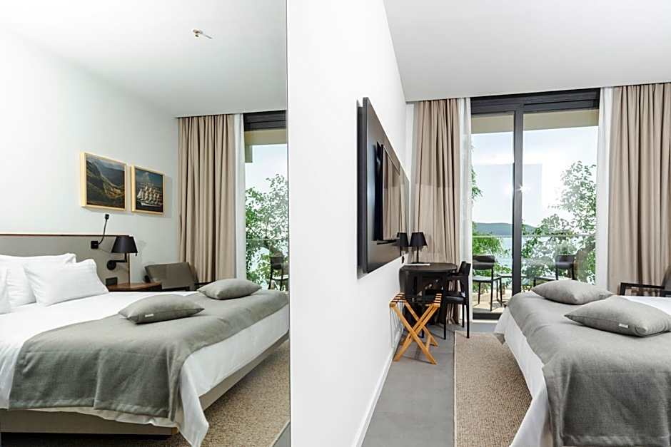 Boutique Hotel Shell