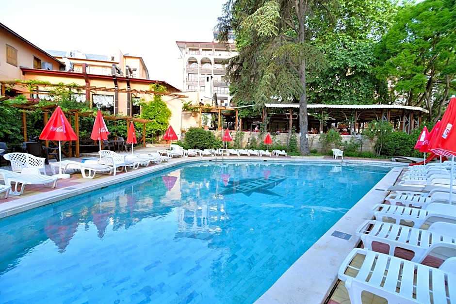 Estreya Residence Hotel and SPA