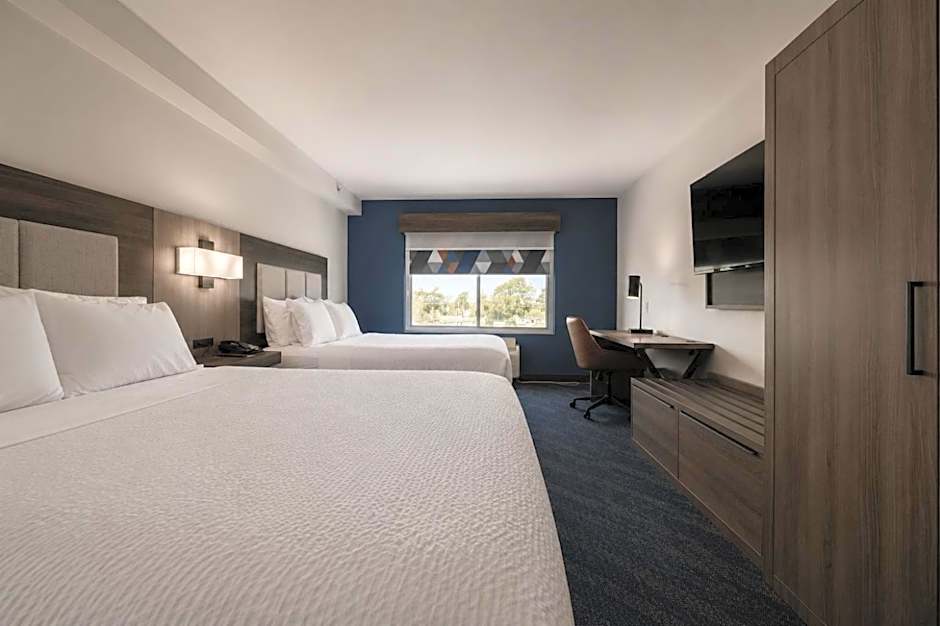 Holiday Inn Express & Suites Niagara Falls By IHG