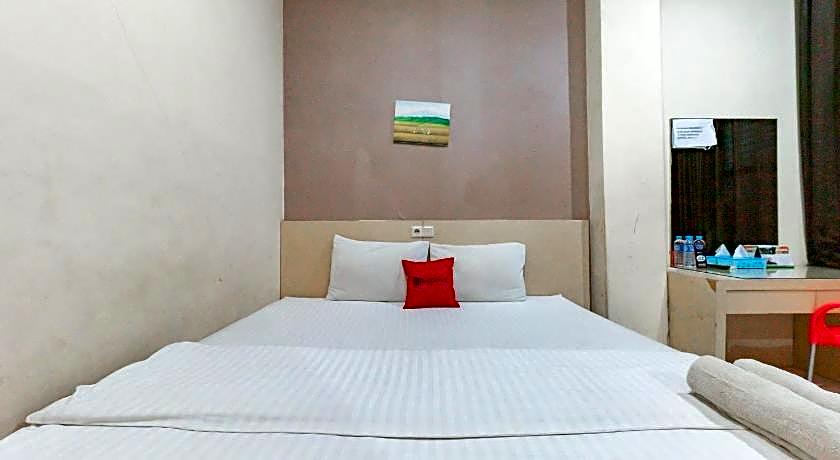 RedDoorz near Pasar Tarapung Siring Banjarmasin