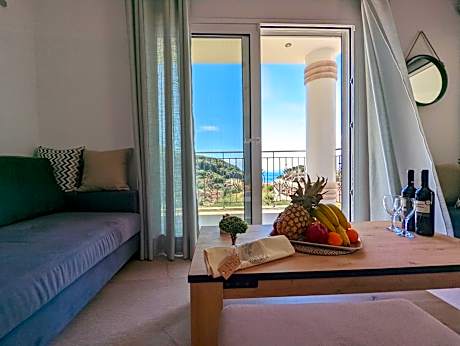 Natura Luxury Suites Parga