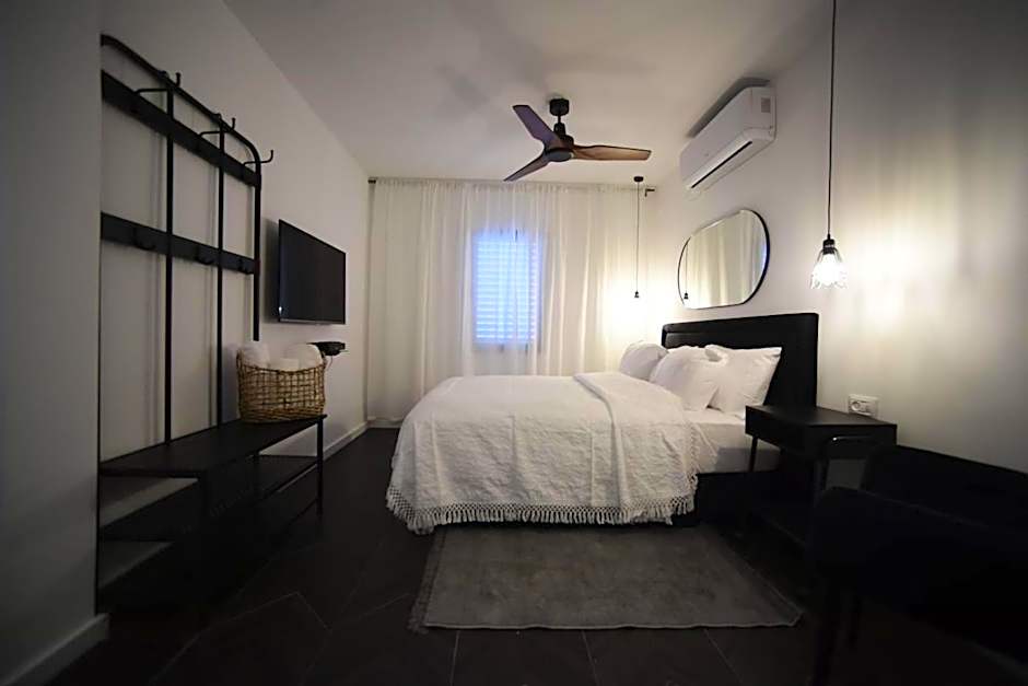 Z-32 Luxury Boutique Apartment - דירה מעוצבת ומזמינה