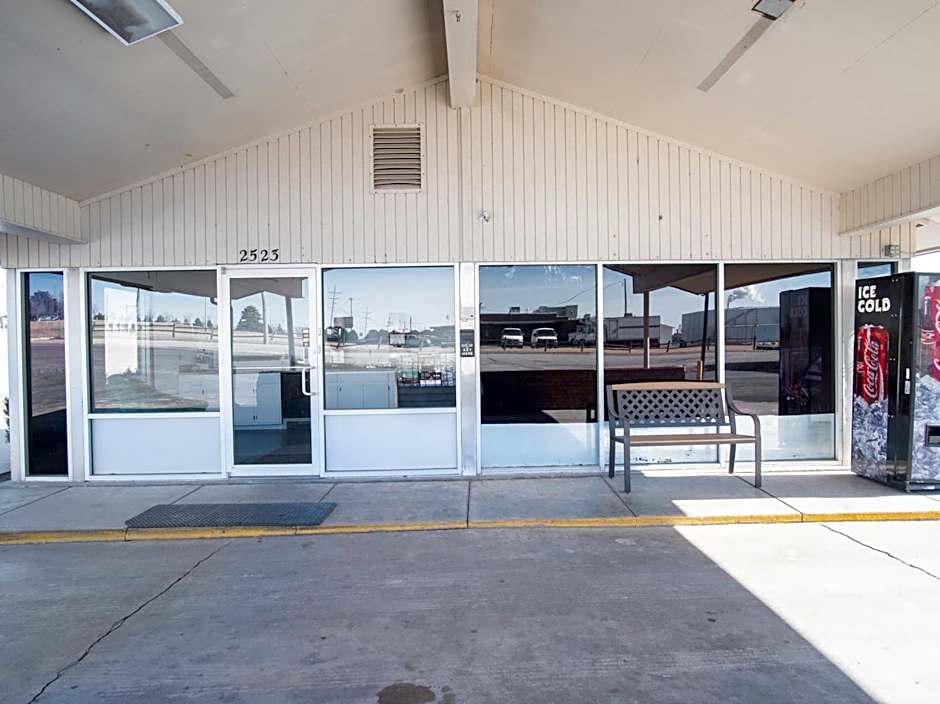 Nendels Inn & Suites Dodge City Airport