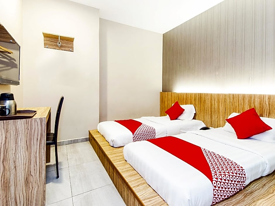 Super OYO 340 Comfort Hotel