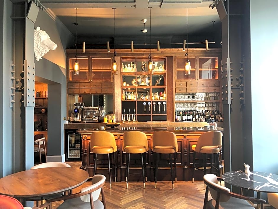 Angel Hotel
