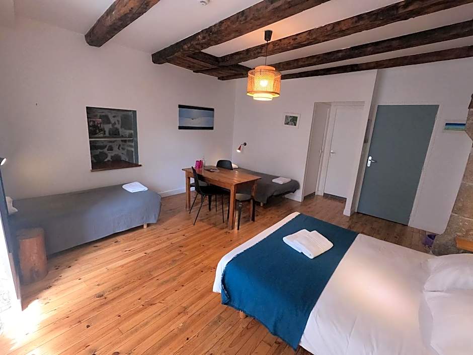 La Maison - Hôtel & Gîte