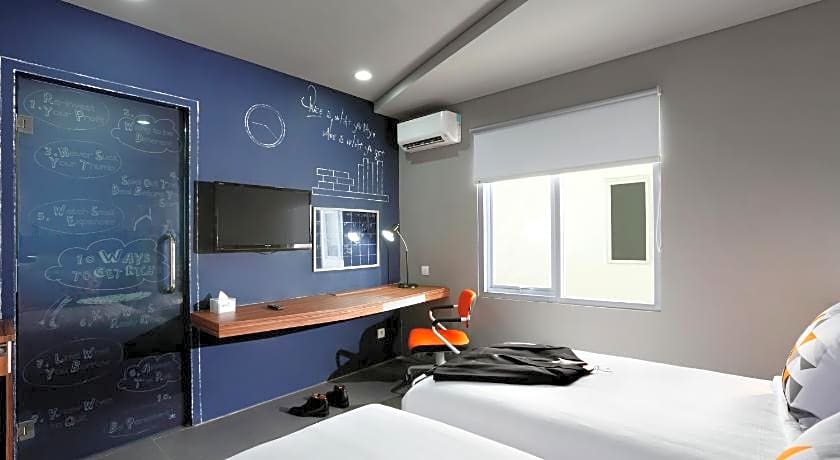 Berry Biz Hotel