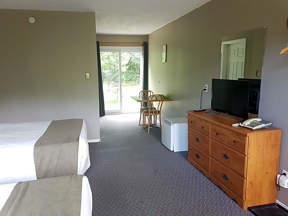 The Spirit Rock Outpost & Lodge