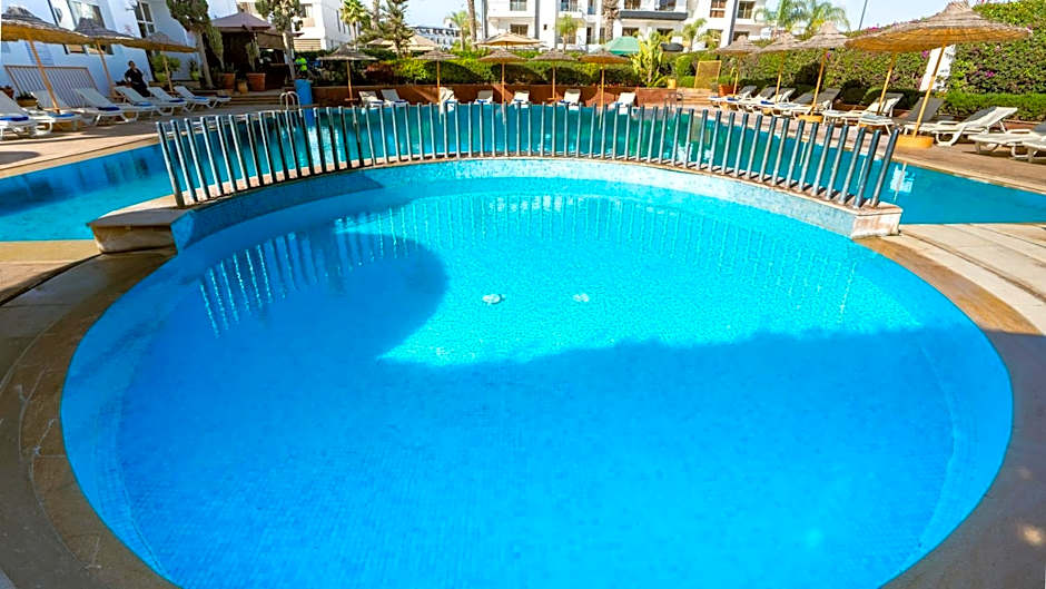 Intouriste Hôtel & Suites