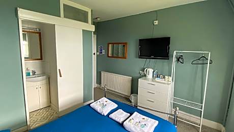 Double room-Standard-Ensuite with Shower-Sea View