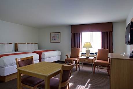 Queen Room with Two Queen Beds with Kitchen