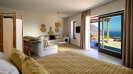 Deluxe Suite with Private Heated Pool