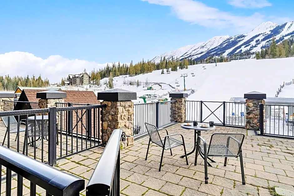 Glacier Mountaineer Lodge