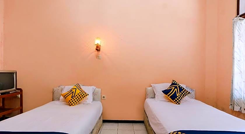 SPOT ON 2465 Hotel Raung View