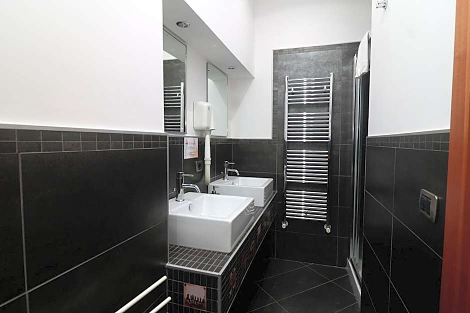 Cardinal Vatican Inn