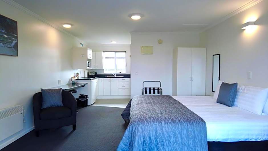 554 Moana Court Motel