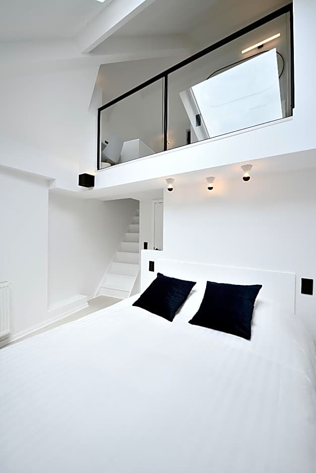 Photo 1 of 8 of 1 Bedroom Apartment