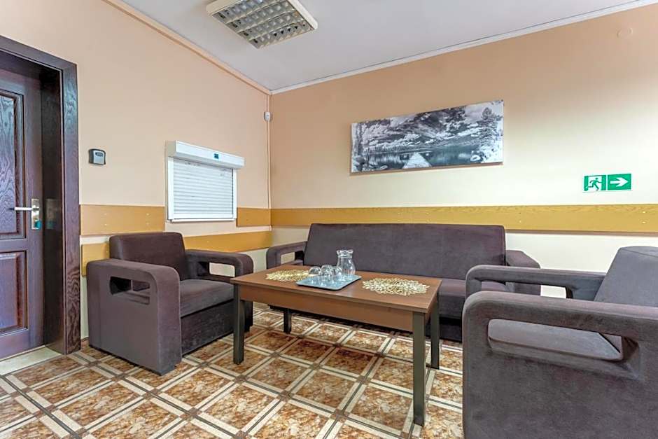 Hostelio - Tanie i komfortowe pokoje, parking, sklep na miejscu