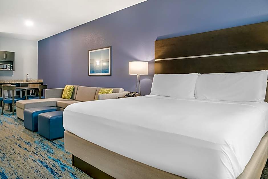 Photo 1 of 8 of 1 King Bed with Sofabed Suite