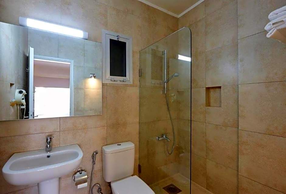 Photo 1 of 6 of Double Room