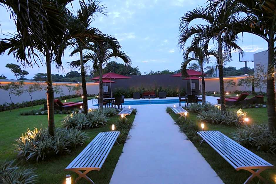 Courtyard by Marriott Panama Metromall