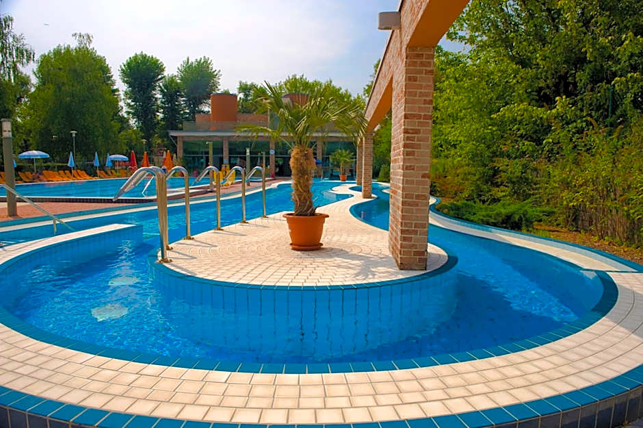 Holiday Beach Budapest Wellness Hotel with Sauna Park