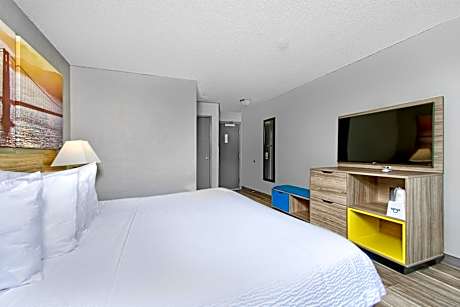 King Room - Non-Smoking