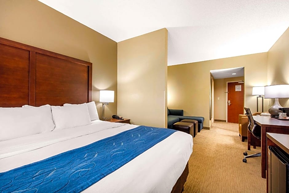 Comfort Suites Manchester near Arnold AFB