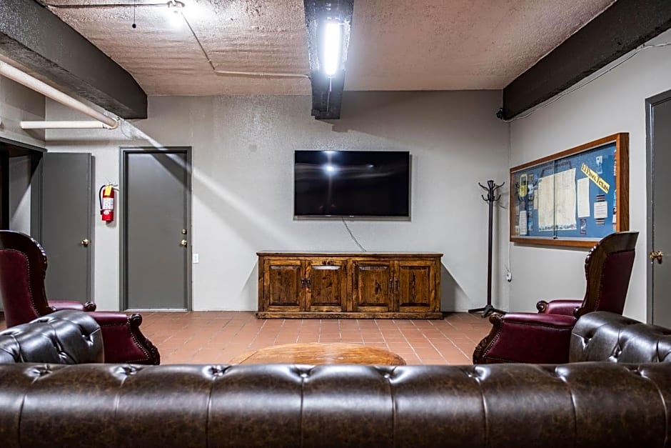 Gardner Hotel