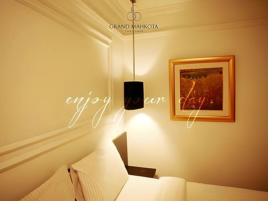 Grand Mahkota Hotel