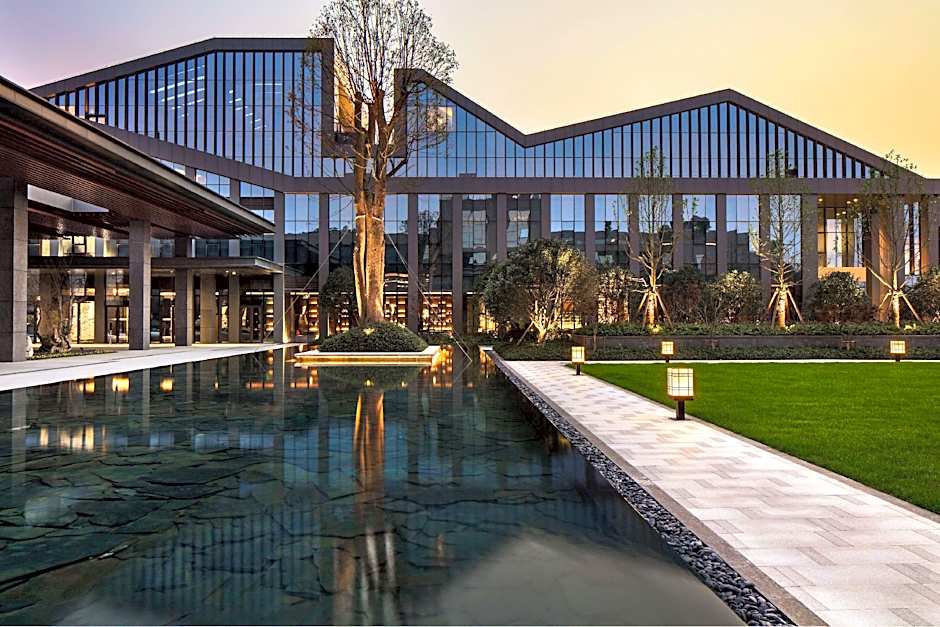 Hilton Ningbo Dongqian Lake Resort