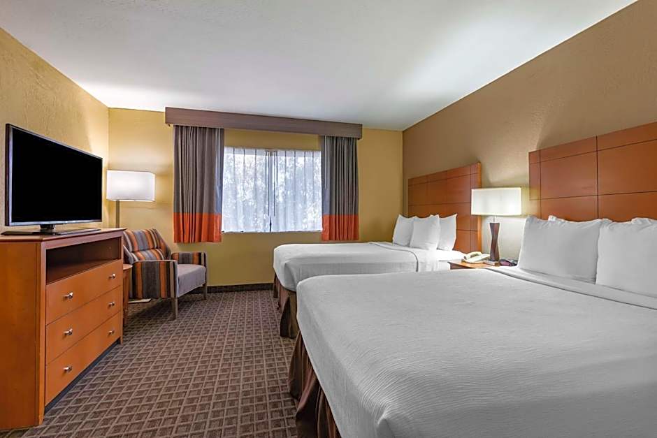 Best Western Plus Scottsdale Thunderbird Suites