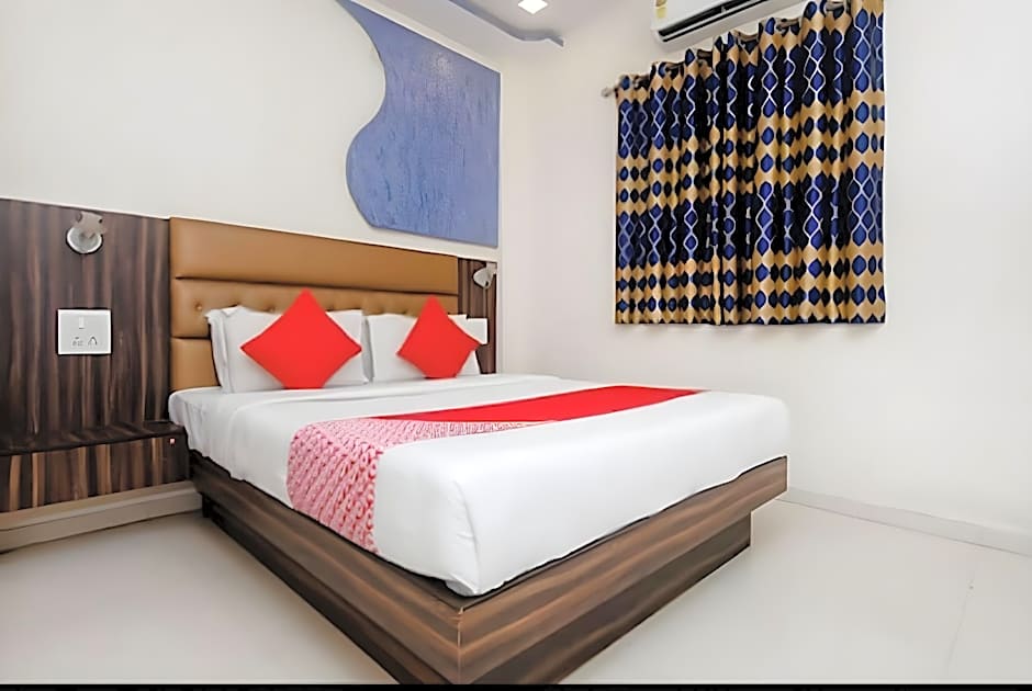 Hotel Bently – Bombay/ Mumbai, KY