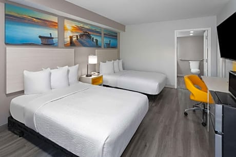 Double Room with Two Double Beds with Bathtub and Grab Bars - Mobility Accessible - Non-Smoking