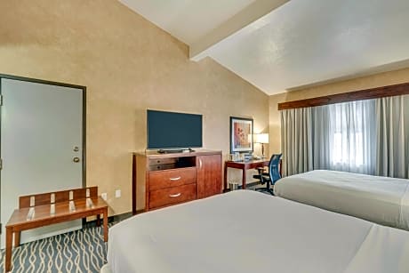 Queen Room with Two Queen Beds - Non-Smoking