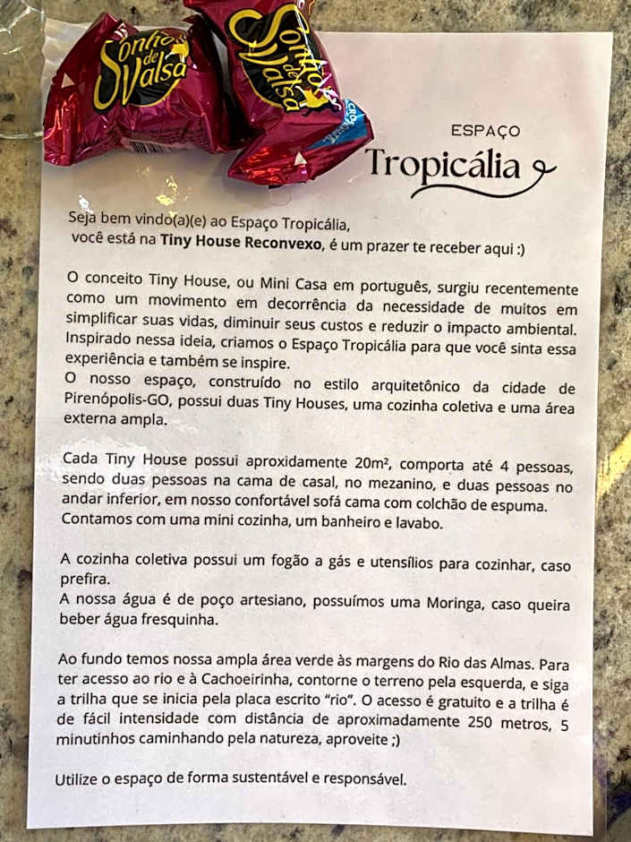 Espaço Tropicália
