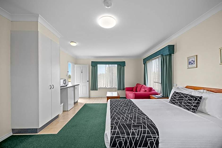 Maynestay Motel