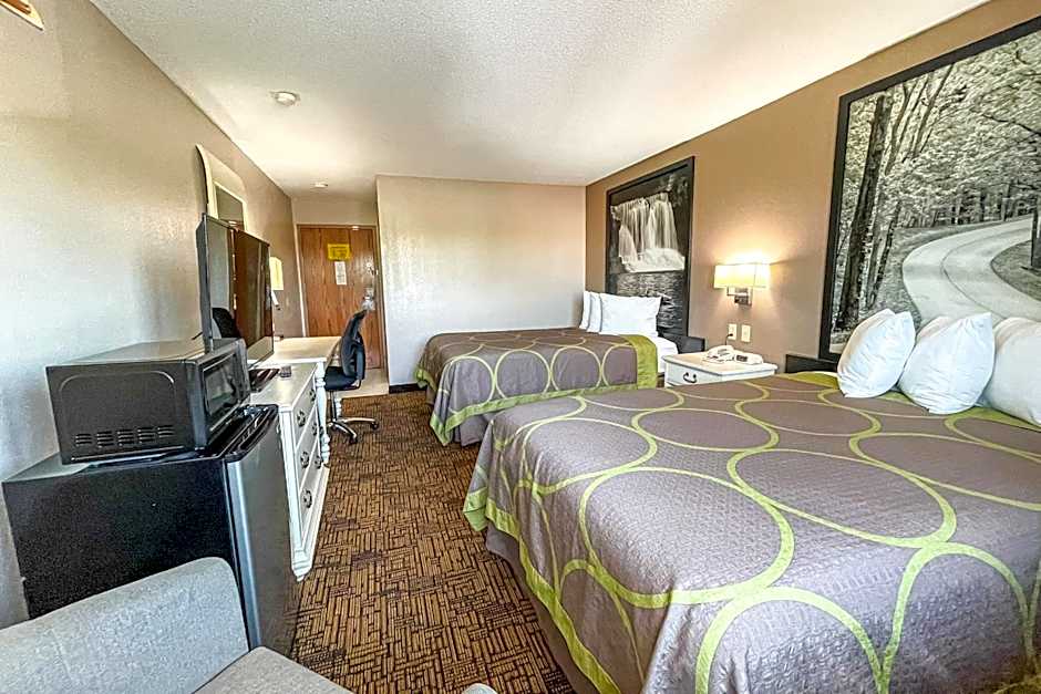 Super 8 by Wyndham Indianapolis Emerson