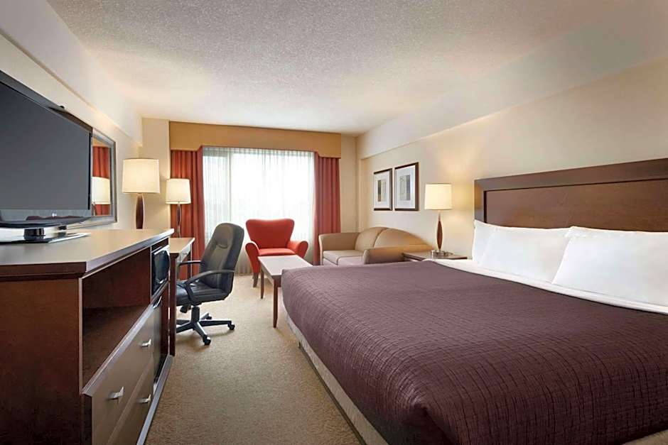 Travelodge by Wyndham Saskatoon