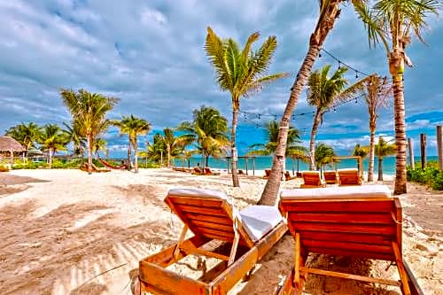 Punta Blanca Beachfront Suites